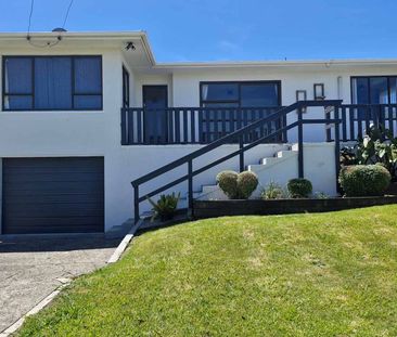 Tidy 1950’s Home - Photo 5