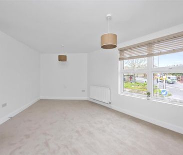 5 bedroom end of terrace house to rent - Photo 3