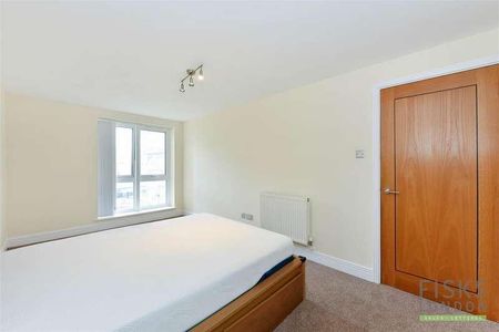 Studley Court, James Town Way, E14 - Photo 5