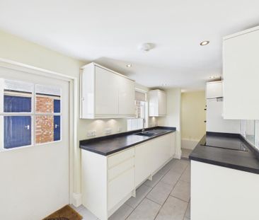 3 bedroom apartment to rent - Photo 3