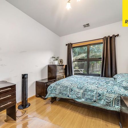 Spacious 4-Bedroom Home - Perfect for Families - Photo 5