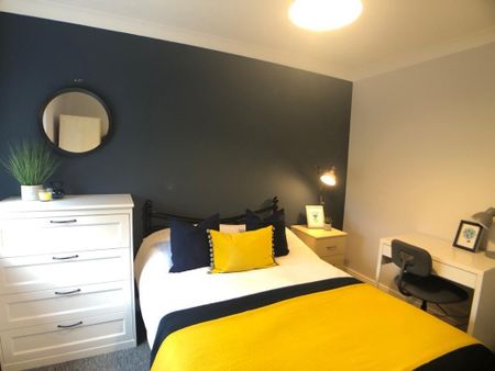 6 bedroom detached house to rent - Photo 5