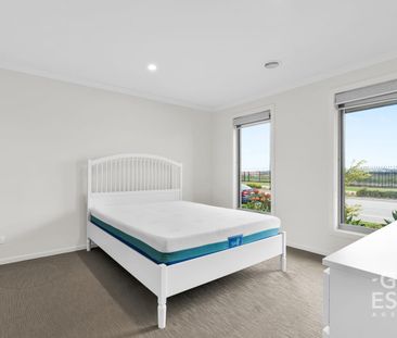 Modern Family Home in Prime Location - Photo 6