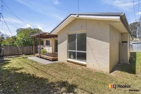 12b Eggleston Crescent, Chifley ACT 2606 - House For Rent | Domain - Photo 3
