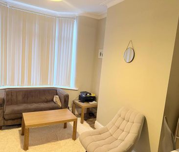 4 bedroom terraced house to rent - Photo 1