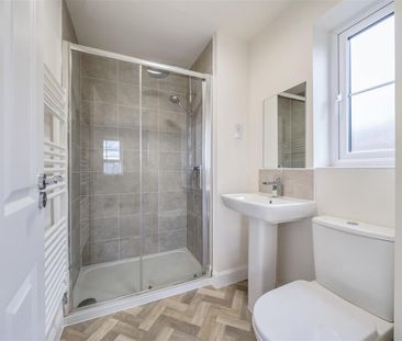 4 Bedroom House - Terraced - Photo 1