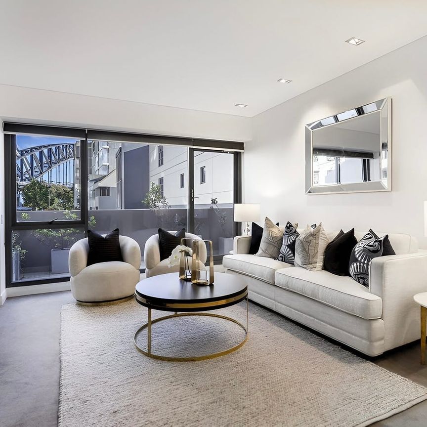 Opulent Living with Iconic harbour bridge view - Photo 1