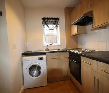 2 bedroom flat to rent - Photo 5