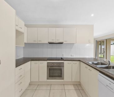 Spacious Family Living in the Heart of Upper Coomera - 4-Bedroom Home with Modern Comforts. - Photo 1