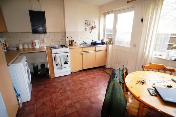 2 bedroom end of terrace house to rent - Photo 1