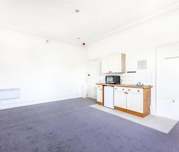 Studio to rent - Photo 6