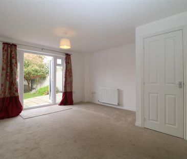 2 bedroom semi-detached house to rent - Photo 4