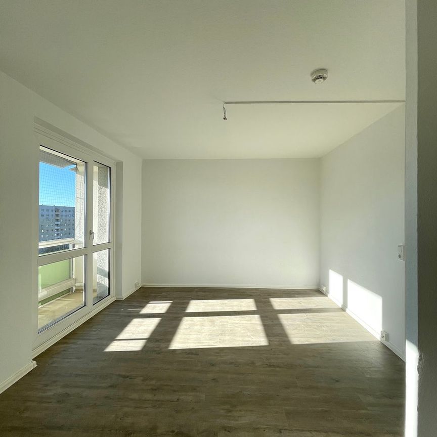 Helle 2-Zimmer-Wohnung mit Balkon in Jena-Lobeda! - Foto 1