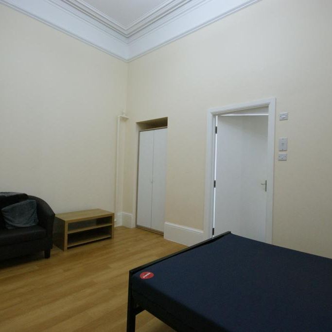 House share to rent - Photo 1