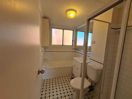 Two-Bedroom Unit Located In A Security Building - Photo 4