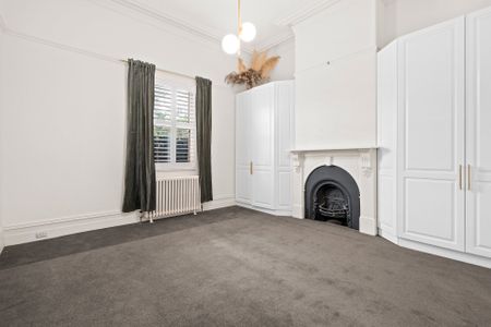Timeless Charm Meets Modern Living in the Heart of Caulfield South - Photo 5