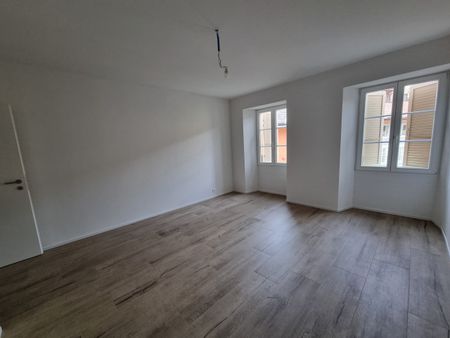 Magnifique appartement rénové de 3,5 pièces au 1er étage avec grand balcon - Photo 3