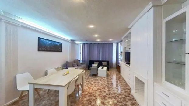 Piso en alquiler en Calle de la Unión - Photo 1