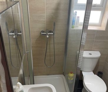 Studio Flat, Norbury, SW16 - Photo 1