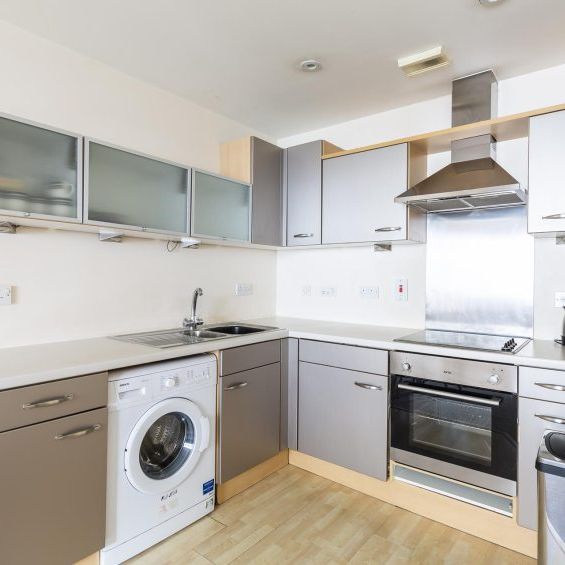 1 Bed Flat - Photo 1