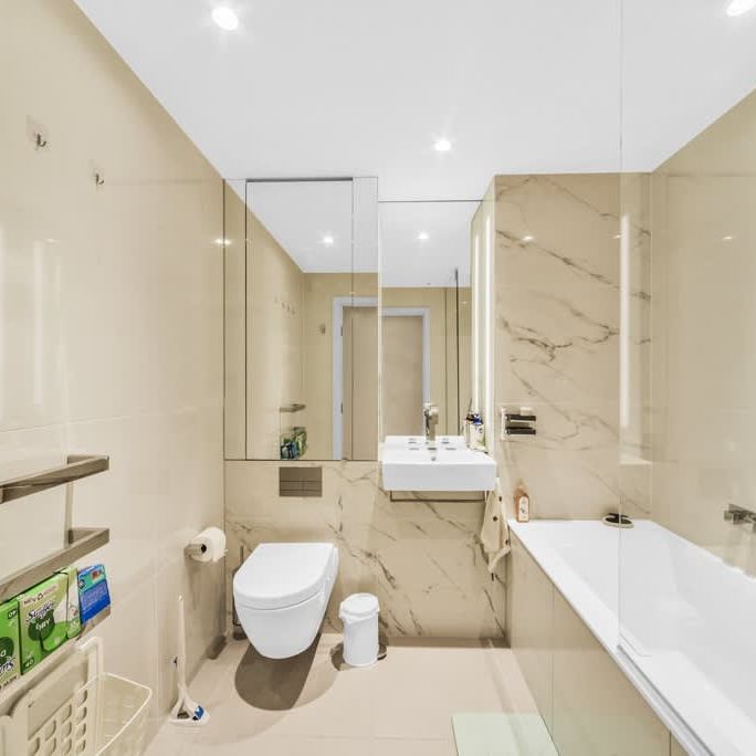 Hampton Tower, Marsh Wall E14 - Photo 1