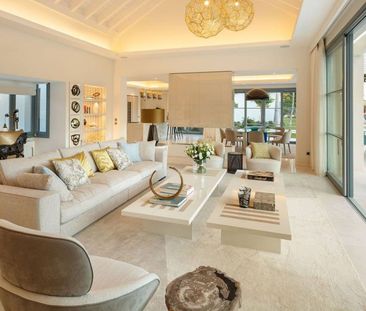 Luxury Detached House for rent in Marbella, Spain - Photo 1