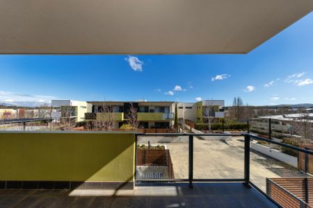 Modern One Bedroom Apartment With Separate Study - Photo 3