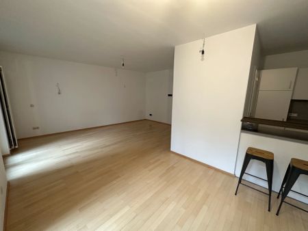 KARLSPLATZ IS CALLING: ruhige 2 Zimmer-Wohnung mit Gemeinschaftsdachterrasse! - Foto 3