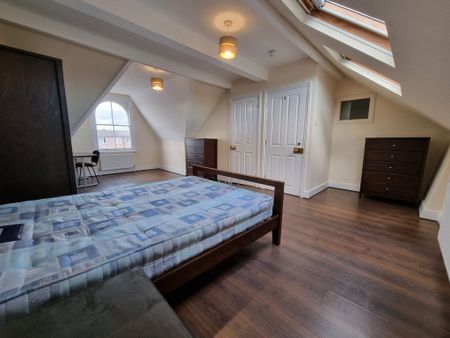 6 Bed Student Accommodation - Photo 5