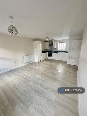 2 bedroom flat to rent - Photo 4