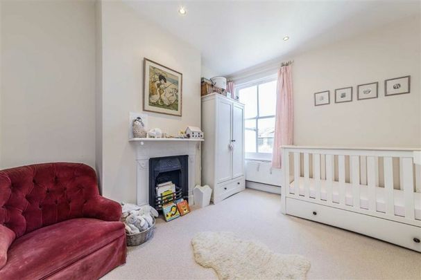 Second Avenue, SW14, London - Photo 1