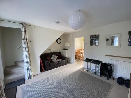 2 bedroom terraced house to rent - Photo 2