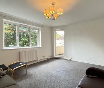 3 bedroom apartment to rent - Photo 2