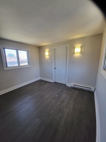 Private 1 bdrm unit - Photo 2