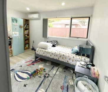 Modern Family Home in Bradbury, NSW - Spacious and Comfortable - Photo 4