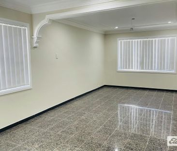 Mordenised Family Home in Bankstown with freshly painted - Photo 2