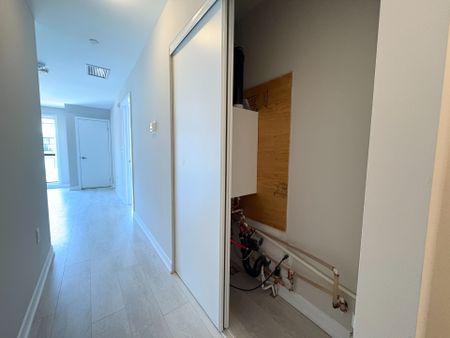 For Lease - 3401 Ridgeway Drive Unit# 307, Mississauga, Ontario - Photo 2