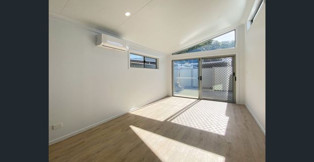 MODERN TWO BEDROOM GRANNY FLAT - Photo 1
