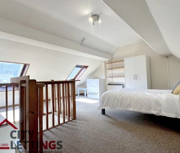 4 Bedroom Mid Terraced House - Photo 1
