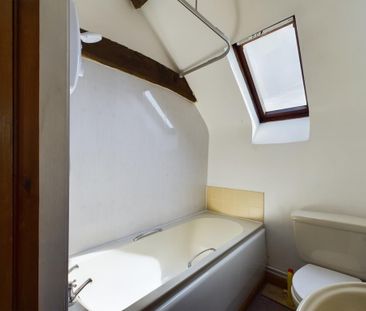 1 bedroom coach house to rent - Photo 4