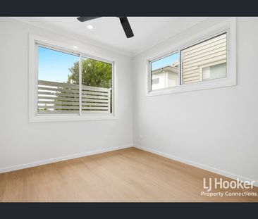 Luxury Townhouse in the Heart of Chermside - Photo 1