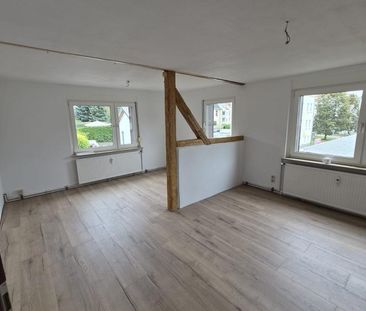Helle-Moderne 3-Raum-Wohnung in Zwickau – frisch modernisiert - Photo 1