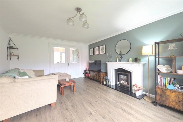 3 Bedroom Semi Detached Available Arranging tenancy - Photo 1