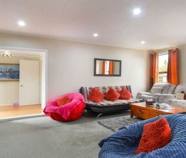 Charming 4BR Family Home in Ranui - Photo 2