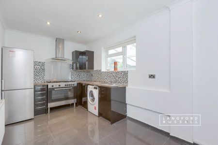 Semi-detached House to rent - Dorney Rise, Orpington, BR5 - Photo 2