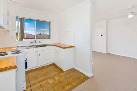 Two-Bedroom Gem in the Heart of Scarborough - Photo 4