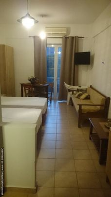 ΛΙΝΟΠΕΡΑΜΑΤΑ 1ΧΩΡΗ ΓΚΑΡΣΟΝΙΕΡΑ ΕΝΟΙΚΙΑΣΕΙΣ 11816 - Photo 1