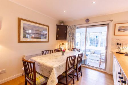2 bedroom detached bungalow to rent - Photo 2