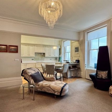 Heene Terrace, Worthing, BN11 2 bedroom flat to rent - Photo 1