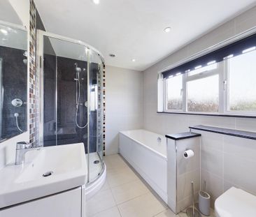 4 bedroom semi-detached house to rent - Photo 6